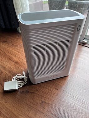 White Air Purifier - Compact Home Air Cleaner